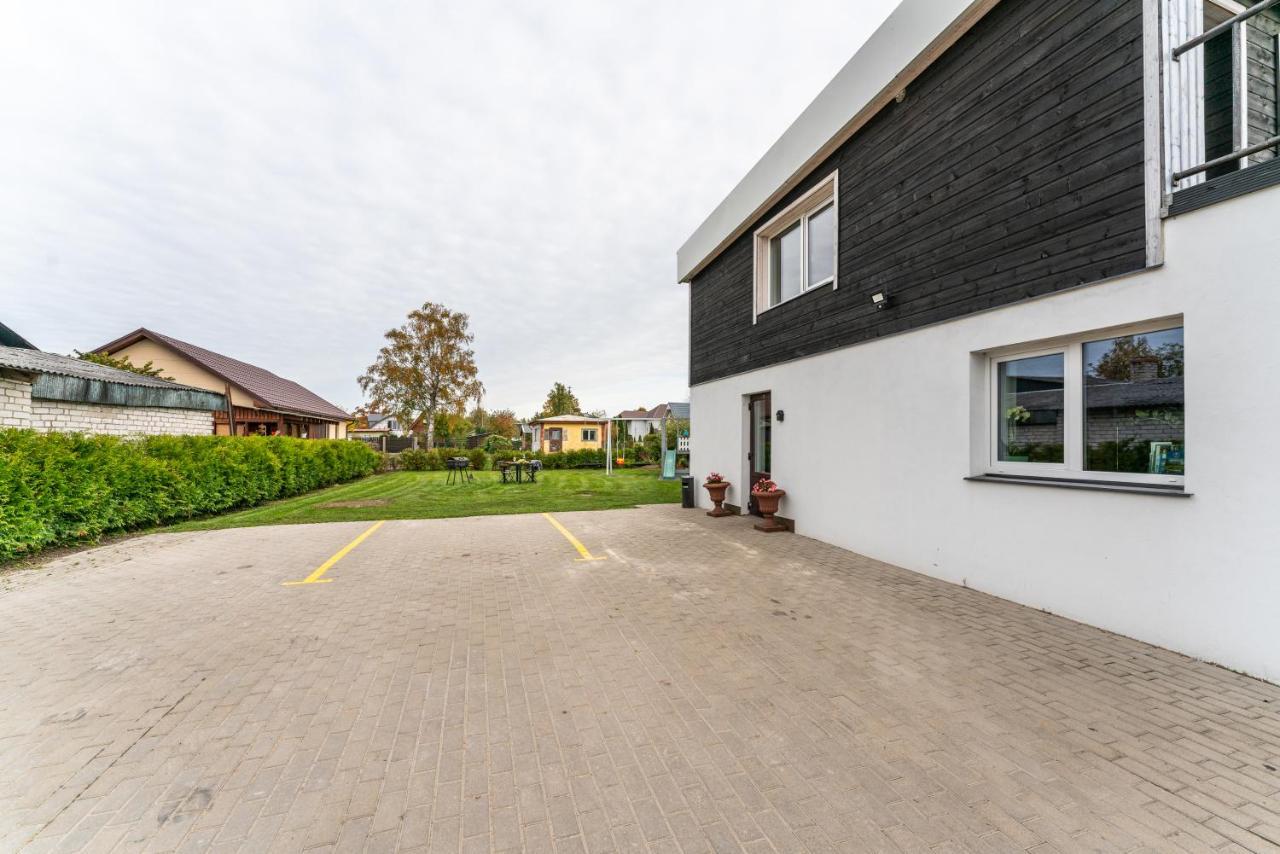 Family Garden Apartments With Free Private Parking & Playground Riga Exterior foto
